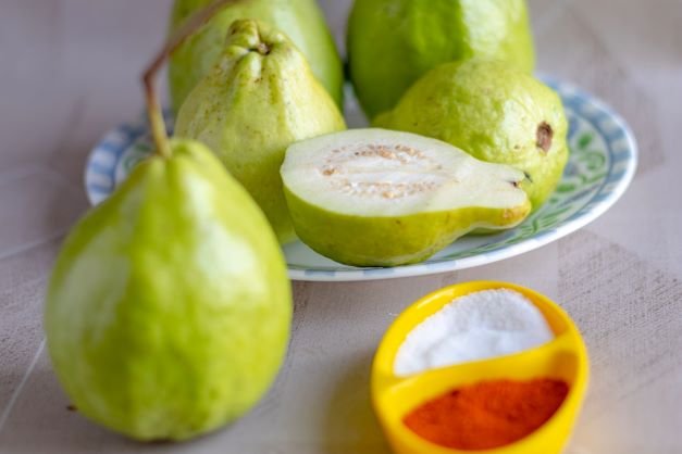 Top 10 Health Benefits of Guava Fruit and Leaves